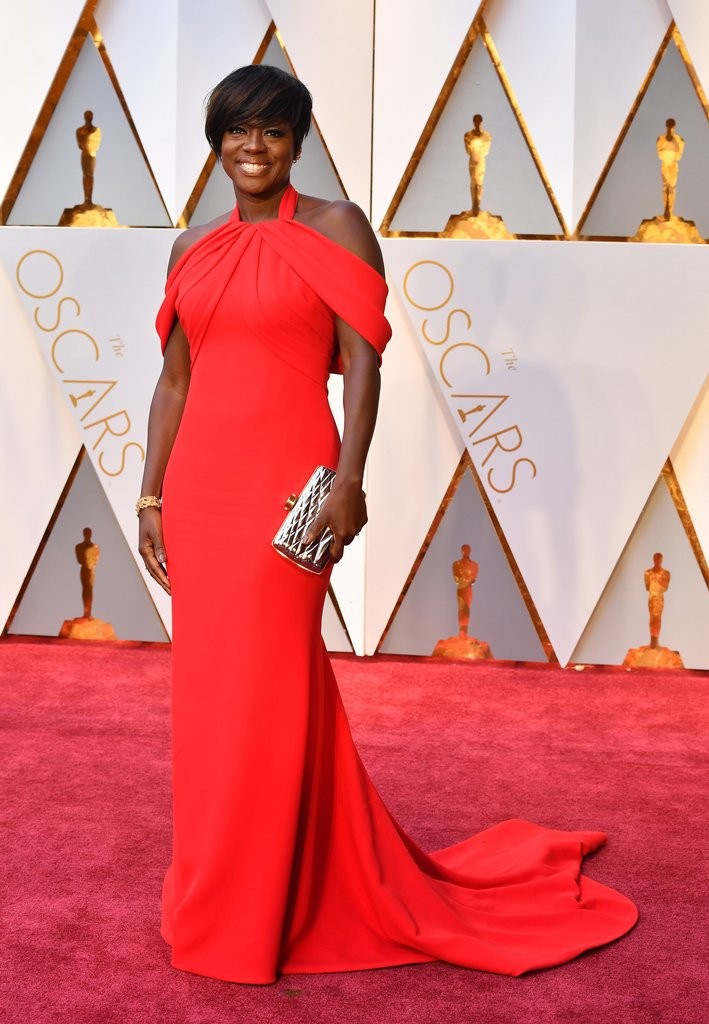 VIOLA DAVIS ARMANI PRIVE OSCARS 5525084296ac2c9cca65d8b2c07fbc9dad599c38c8e71b83e5df7f2ad3c98eb8-709x1024